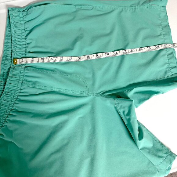 Myles Everyday Short - Picture 12 of 14